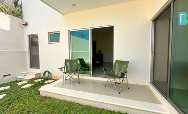 Casa estilo californiano de 2 plantas en fraccionamiento exclusivo