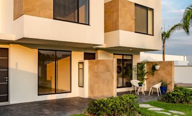 Hermosas casas nuevas con alberca dentro de fraccionamiento al sur de Cuernavaca
