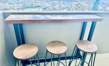 Best Value! Penthouse corner unit, fully-furnished, move-in ready with a fantastic view of Laguna Lake