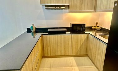 Best Value! Penthouse corner unit, fully-furnished, move-in ready with a fantastic view of Laguna Lake