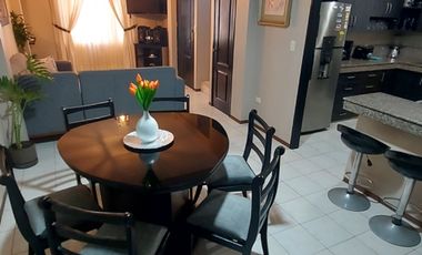 Alquilo casa amoblada en urbanización La Joya