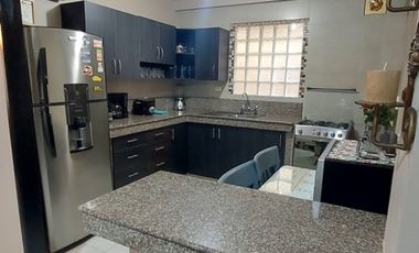 Alquilo casa amoblada en urbanización La Joya