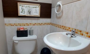 Alquilo casa amoblada en urbanización La Joya