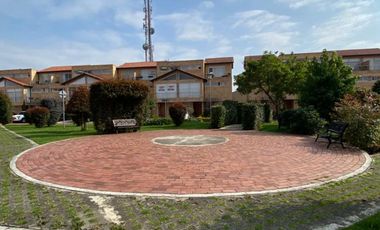 VEDO CASA DE 2 NIVELES CONJUNTO PARQUES DEL NOGAL – CHIA, CUNDINAMARCA.