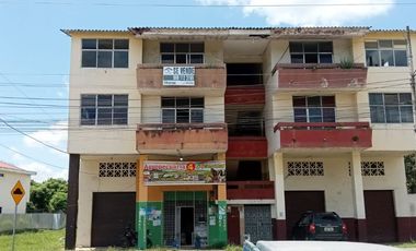 Edificio Rentero  en Venta en Chone Vía Quito