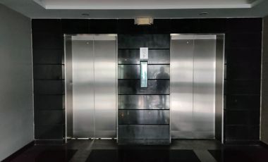 Suite amueblada de alquiler el Edificio Quo, 1 parqueo, sector Mall del Sol