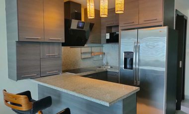 Suite amueblada de alquiler el Edificio Quo, 1 parqueo, sector Mall del Sol