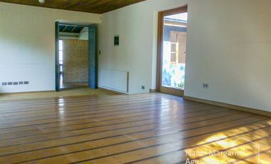 CASA SOLIDA EN AMPLIO TERRENO EN EL ARRAYAN / CAFE HANSEL Y GRETEL/  A PASOS DE PLAZA SAN ENRIQUE/ CONSTRUCCION SOLIDA PAISAJISMO |  GRAN PISCINA CONE