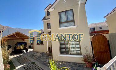 venta amplia casa aislada 3 pisos sector costa laguna, Antofagasta