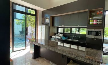 Gorgeous 5 bedroom pool villa for sale in Green Valley