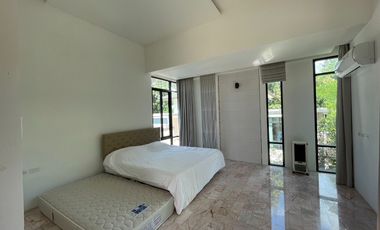 Gorgeous 5 bedroom pool villa for sale in Green Valley