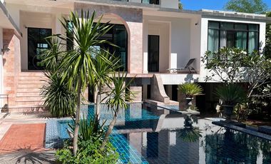 Gorgeous 5 bedroom pool villa for sale in Green Valley