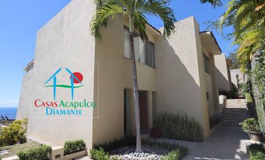 Casa en renta vacacional con alberca privada y vista al mar. 10 personas