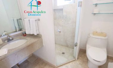 Casa en renta vacacional con alberca privada y vista al mar. 10 personas