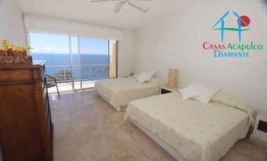 Casa en renta vacacional con alberca privada y vista al mar. 10 personas