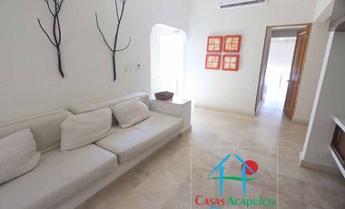 Casa en renta vacacional con alberca privada y vista al mar. 10 personas