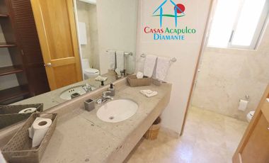 Casa en renta vacacional con alberca privada y vista al mar. 10 personas