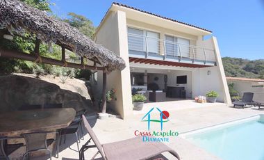 Casa en renta vacacional con alberca privada y vista al mar. 10 personas