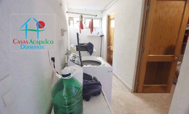 Casa en renta vacacional con alberca privada y vista al mar. 10 personas
