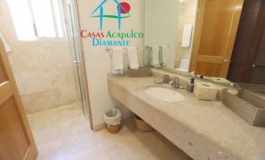 Casa en renta vacacional con alberca privada y vista al mar. 10 personas