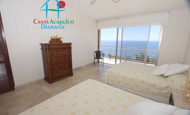 Casa en renta vacacional con alberca privada y vista al mar. 10 personas