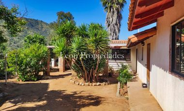 León Propiedades vende gran casa en Sector Los Naranjos, Curacaví.