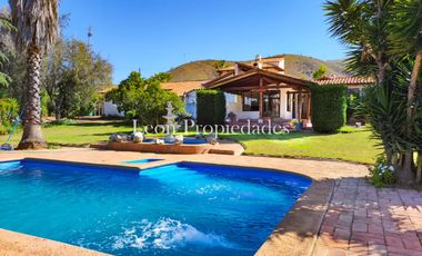 León Propiedades vende gran casa en Sector Los Naranjos, Curacaví.