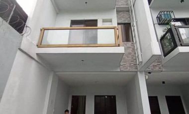 Ready to Occupy 3 storey Townhouse for sale in Don antonio heights Quezon city near commonwealth