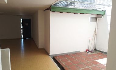 PR18571 Casa comercial en arriendo en el sector Laureles