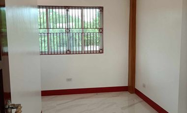 AGUS TOWNHOUSE  ALONG THE MAIN ROAD WITH 3 BEDROOMS FURNISHED P64K