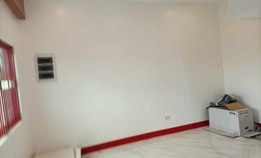 AGUS TOWNHOUSE  ALONG THE MAIN ROAD WITH 3 BEDROOMS FURNISHED P64K