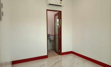 AGUS TOWNHOUSE  ALONG THE MAIN ROAD WITH 3 BEDROOMS FURNISHED P64K
