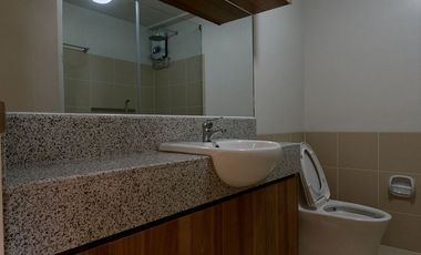 ATHERTON09XXA: For Rent Fully Furnished 2BR Unit with Balcony in The Atherton Residences in Paranaque