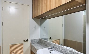 ATHERTON09XXA: For Rent Fully Furnished 2BR Unit with Balcony in The Atherton Residences in Paranaque