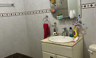 Casa en venta en 4 niveles con excelente vista.