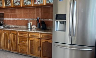 Casa en venta en 4 niveles con excelente vista.