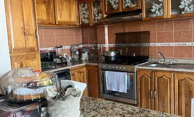 Casa en venta en 4 niveles con excelente vista.