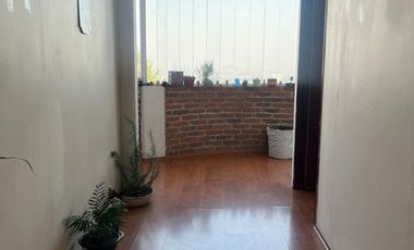 Casa en venta en 4 niveles con excelente vista.