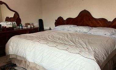 Casa en venta en 4 niveles con excelente vista.