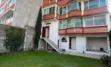 Casa en venta en 4 niveles con excelente vista.