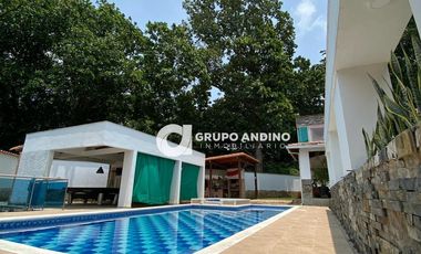 Se Vende Casa en el Conjunto Lomas del Campestre - Piedecuesta