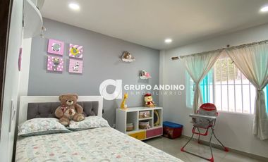 Se Vende Casa en el Conjunto Lomas del Campestre - Piedecuesta