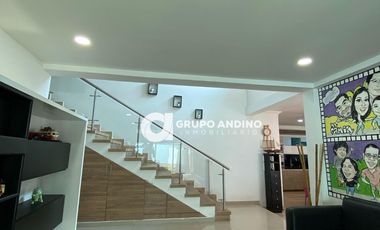 Se Vende Casa en el Conjunto Lomas del Campestre - Piedecuesta