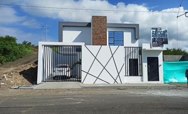 EN VENTA CASA INDEPENDIENTE MONTECRISTE