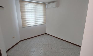 En alquiler casa en Ciudad Punta Carnero para feriados Noviembre, navidad y fin de año