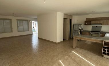 Renta de casa en condominio en Juriquilla