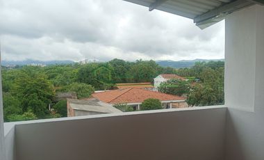 EN RICAURTE-CUNDINAMARCA Vendemos casa de tres pisos