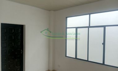 EN RICAURTE-CUNDINAMARCA Vendemos casa de tres pisos