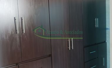 EN RICAURTE-CUNDINAMARCA Vendemos casa de tres pisos