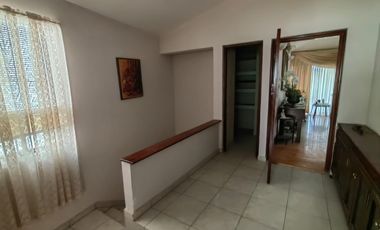 Casa Habitación ubicada en Fracc. Valle de San Ángel, Sector Jardines, Nuevo León.